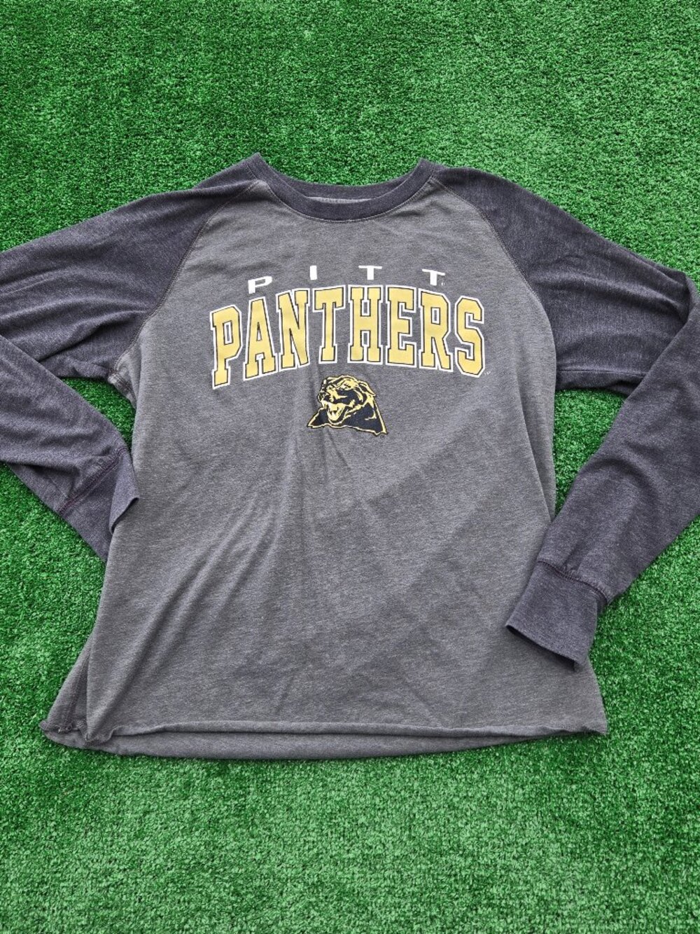 University of Pittsburgh Panthers long-sleeve T-shirt
